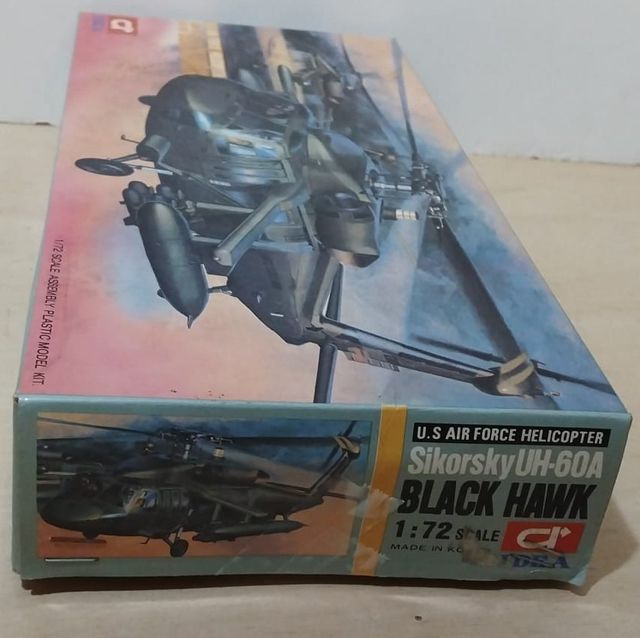 Kit Modelo Plástico Idea Sikorsky UH-60A Black Haw