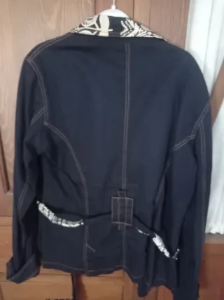 Chaqueta vaquera con estampado