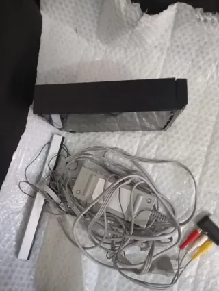 Nintendo Wii Negra con cables