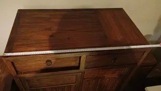 Mueble madera exótica escalonado