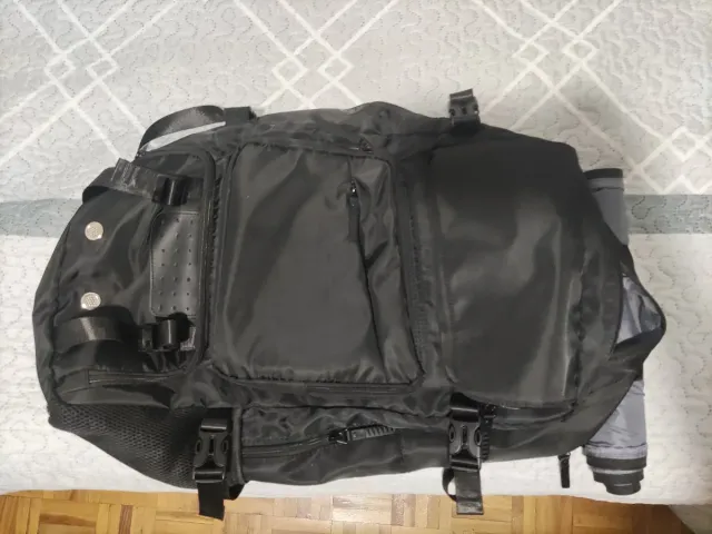 Mochila negra multiusos