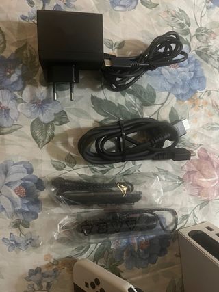 Nintendo Switch OLED bianco