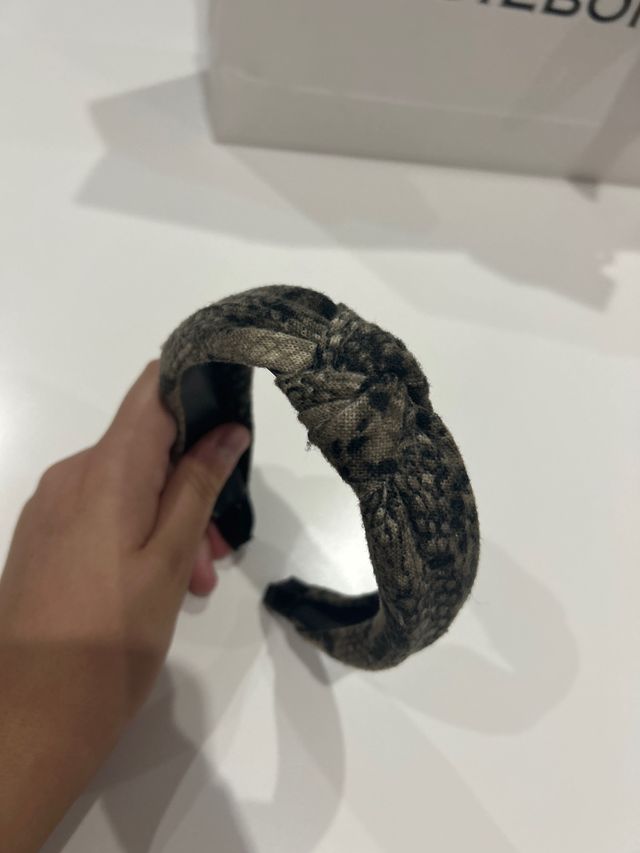 Diadema con estampado de serpiente