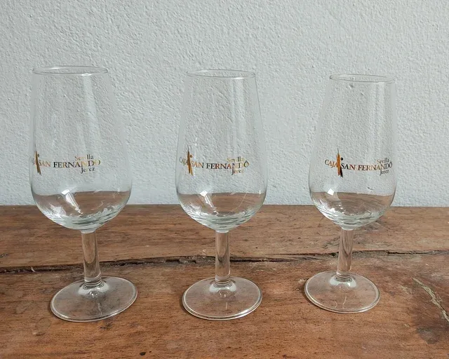3 Catavinos Vintage Vidrio Soplado con Logo
