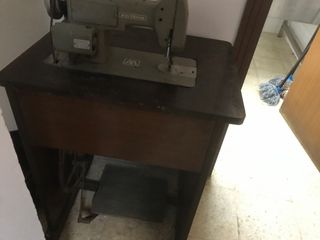 Máquina de coser Wertheim antigua