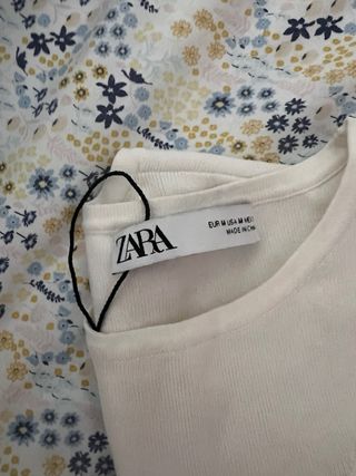 Top Zara blanco con pedrería