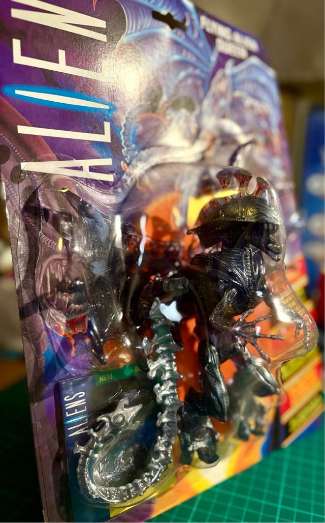 Alien Kenner Blister Flying Alien Queen