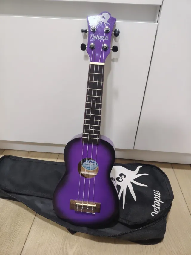 Ukelele Octopus morado para niños