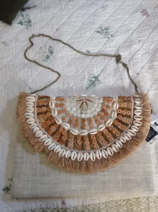 Bolso de fiesta conchas y abalorios