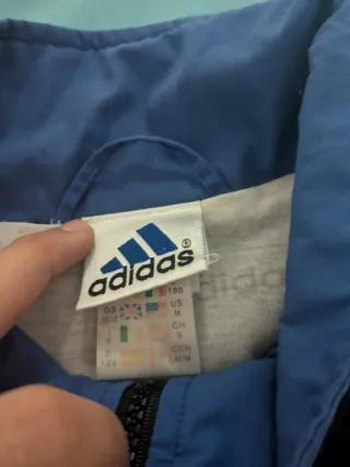 Chaqueta Adidas Vintage Azul y Negra.