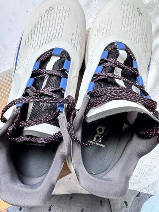 Zapatillas On Cloud Running Blancas y Azules