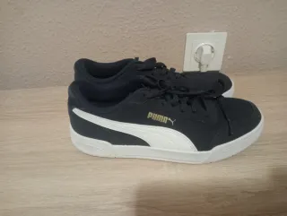 Zapatillas Puma azul marino y Blancas