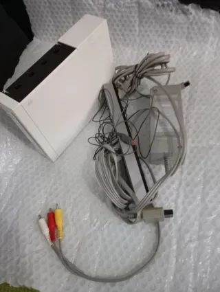 Nintendo Wii Blanca con cables