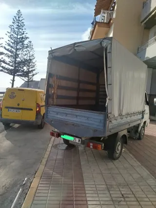 Portes mudanzas vaciados de naves
