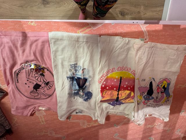 Lote 4 camisetas niña manga larga T.4