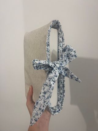 Funda de tela para libros con lazo
