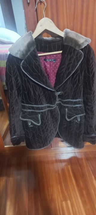 Chaquetón de terciopelo acolchado