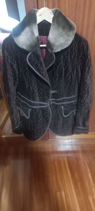 Chaquetón de terciopelo acolchado