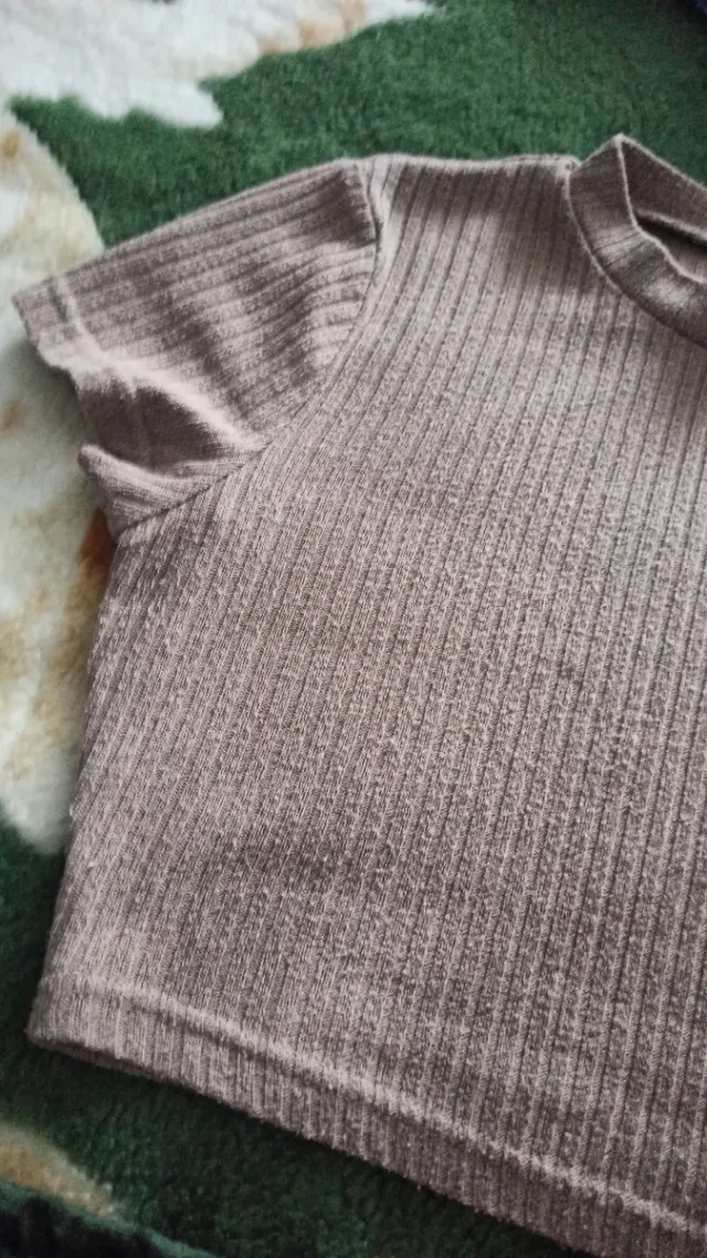 Blusa marrón de canalé