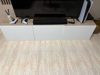 Mueble TV madera y blanco