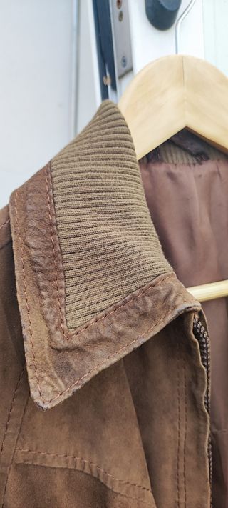 Chaqueta de ante marrón