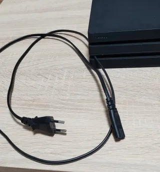 Consola PS4 Pro Negra + 2 Mandos + Juegos