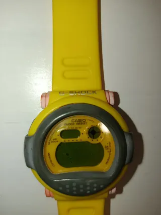 Reloj Casio Amarillo y Gris