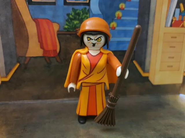 Playmobil Bruja con escoba