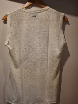 4 Camisetas mujer:Massimo Dutti, Zara, Pepe jeans