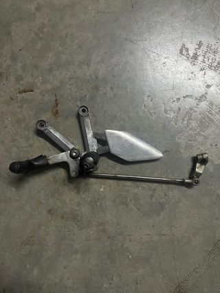 Estribera Izquierda Yamaha TZR con Cambio