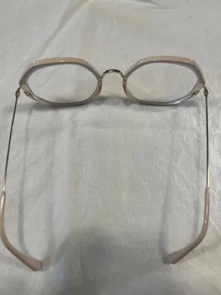 Gafas de vista octogonales beige y doradas