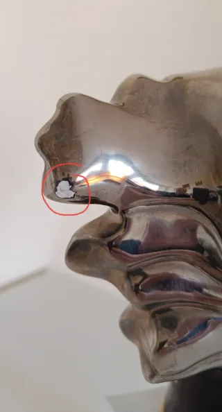 Escultura A. Canero Cerámica Negra y Dorada