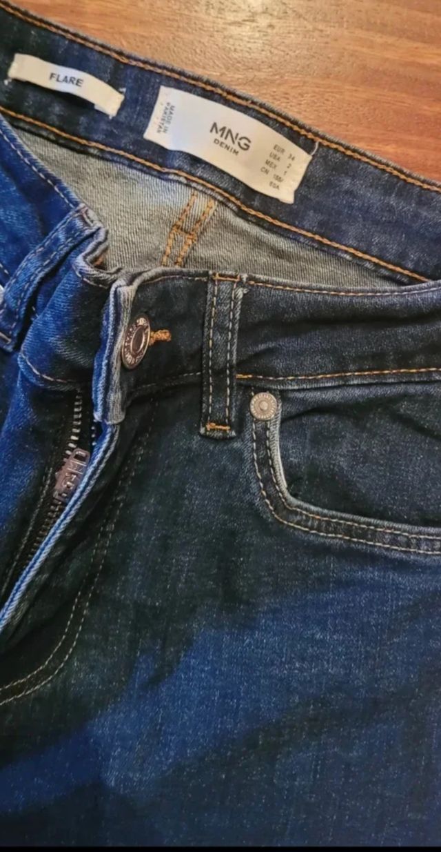 Pantalón vaquero flare