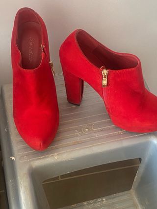 Zapatos de tacón rojos talla 39