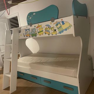 Litera infantil blanca y azul