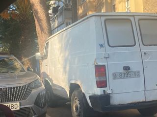 Furgoneta Blanca. nissan trade 100 turvo 108 cv 