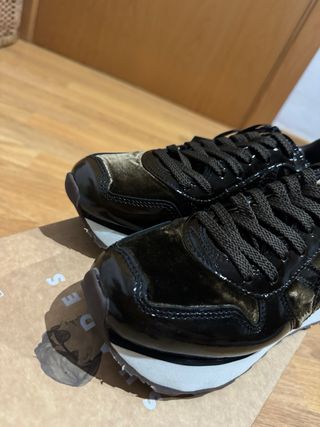 Zapatillas Munich Negras Charol
