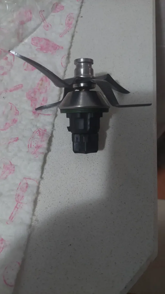 Lâmina Thermomix Original usada, perde água