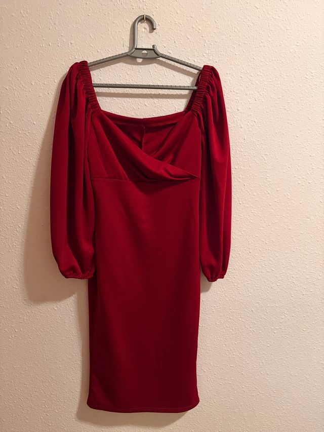 Vestido burdeos escote corazón manga larga