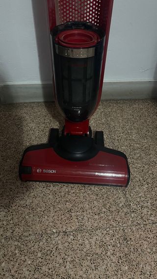 Aspiradora Bosch Serie 4 Roja