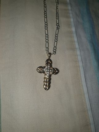 Cadena de plata con colgante de cruz