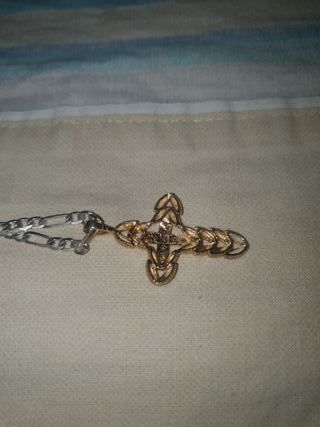 Cadena de plata con colgante de cruz