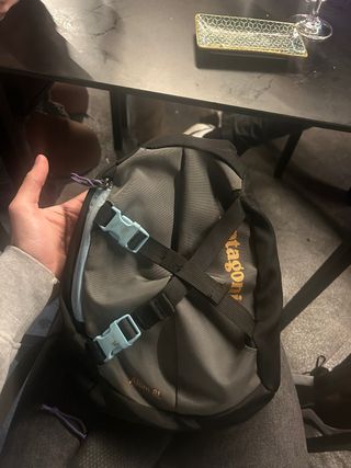Zaino Patagonia Atom 8L nero/grigio