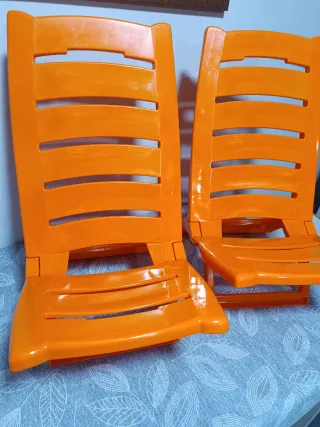 2 Sillas Playa Naranja Plástico..NUEVAS..No envio