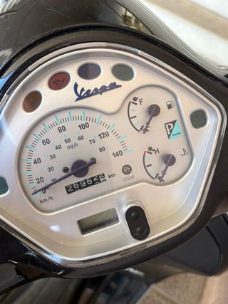 Vespa GT 125 Granturismo Negra