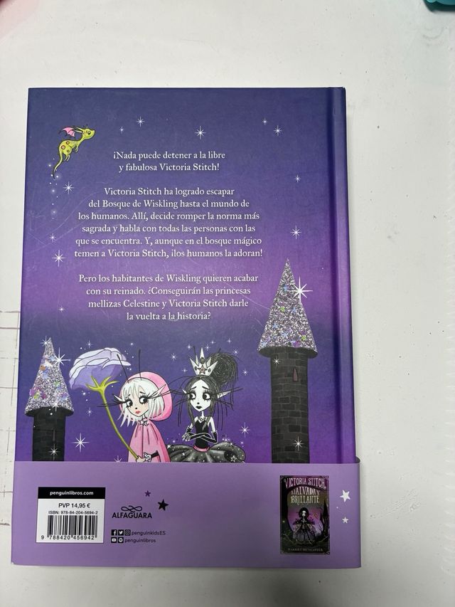 Victoria Stitch 2 - Libre y fabulosa: ¡Un libro...