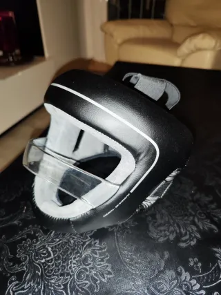 Casco de boxeo con protector facial
