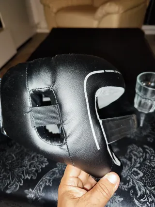 Casco de boxeo con protector facial