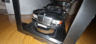 Mercedes 560 SEL 1:18 Norev Dealer Edition