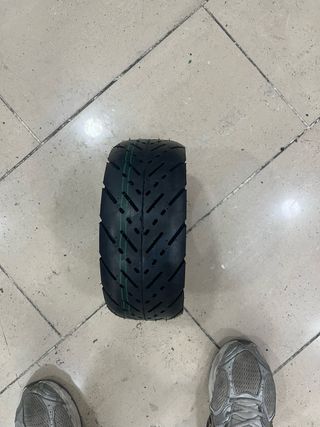 Neumático 90/65-6.5 TUOVT totalmente nuevo sin uso